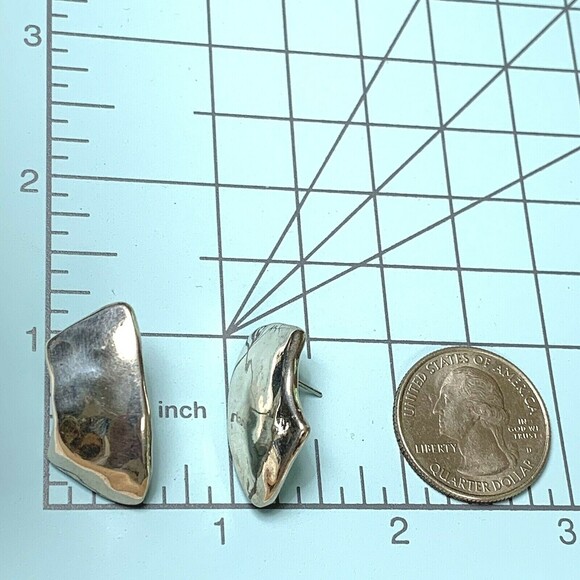 Silver Tone Earrings Hammered Curved Rectangle Post Minimalist Geometric Stylish - Picture 7 of 7